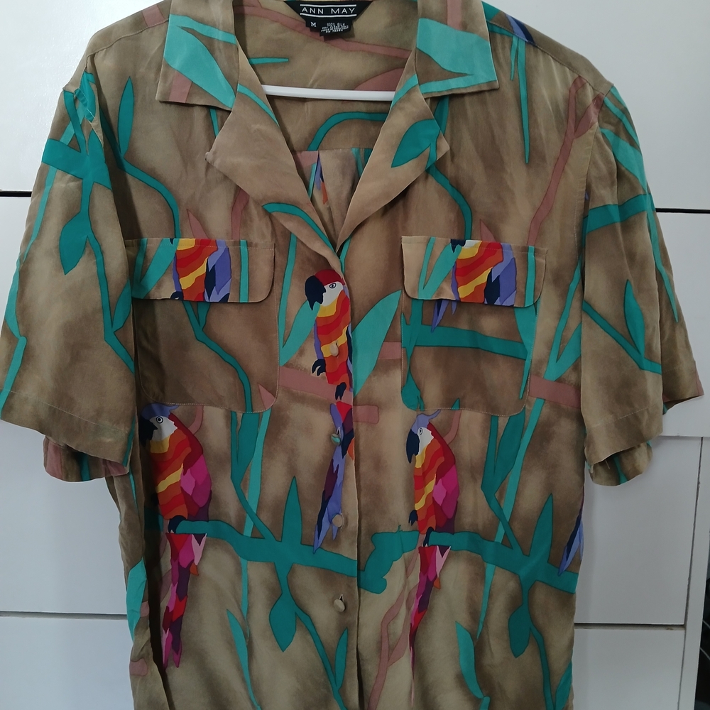 Vibrant Parrot Print Casual Shirt for Men